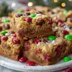 Christmas M&M chocolate chip cookie bars - featured image