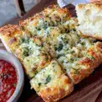 crispy cheesy garlic bread sticks - featured image